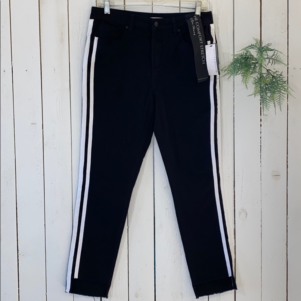 Signature Studio Pants - Picture 2 of 7